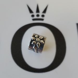 Authentic Pandora Poinsettia bead